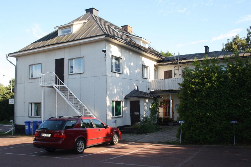 Gaesthem Kronan Bed & Breakfast Mariehamn Exterior photo